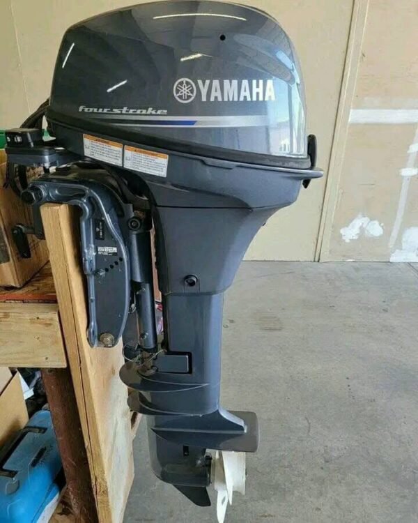 Yamaha 9.9 hp 4 stroke outboard motor - Image 2