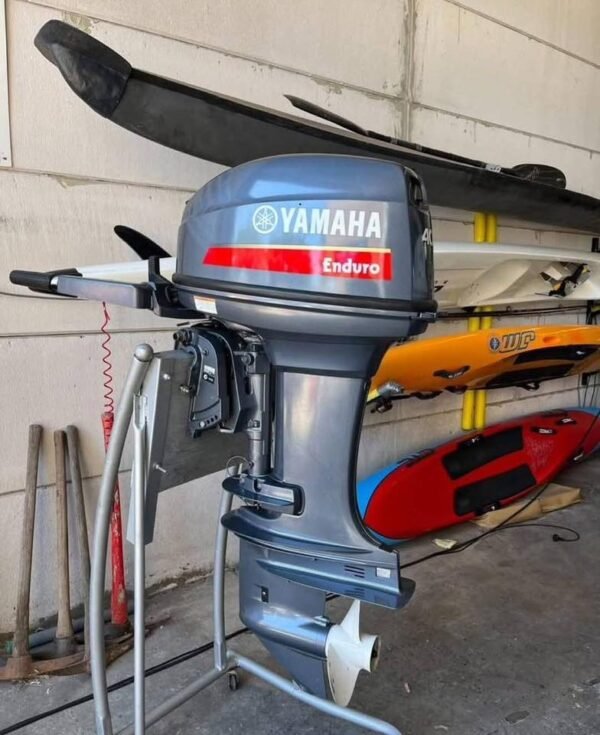 Yamaha 40HP 2-Stroke Outboard Motor - Image 2