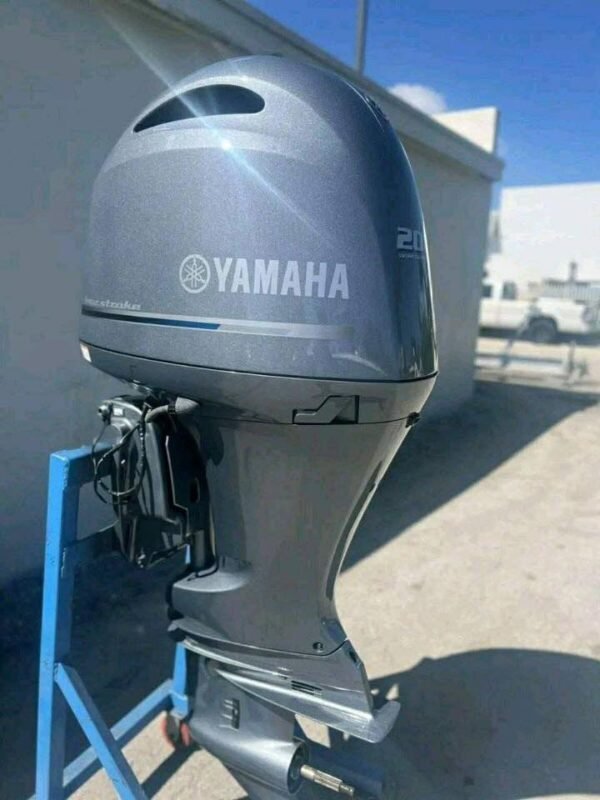 Used Yamaha 200 HP 4-Stroke Outboard Motor - Image 4