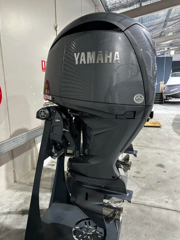 Yamaha 150hp 2025 V8 Outboard Motor - Image 3