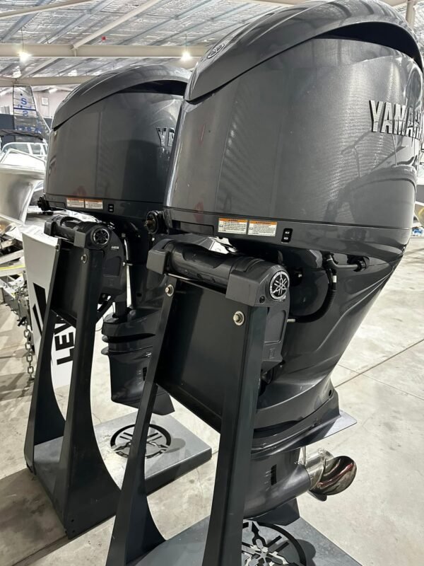 Yamaha 150hp 2025 V8 Outboard Motor - Image 2