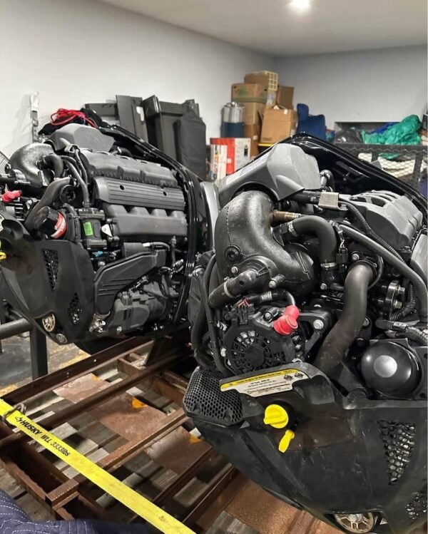 2019 Mercury 450R Outboard Motor Pair - Image 2