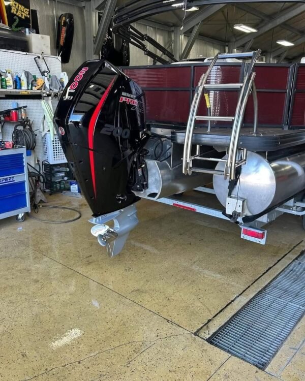 2024 Mercury Pro XS 200 hp - Image 3